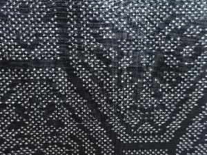 アンティーク　蜀江に蝶・笹模様織り出し本場泥大島紬着物(5マルキ)